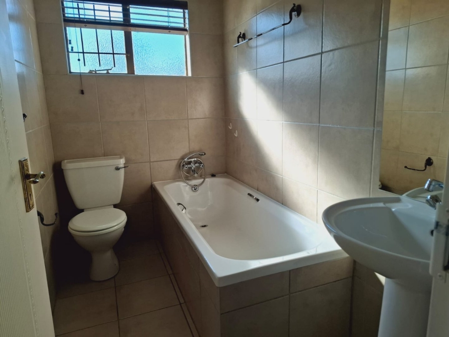 3 Bedroom Property for Sale in Langenhovenpark Free State